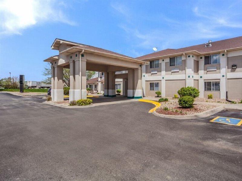 Quality Inn & Suites West Omaha - Ne Linclon Buitenkant foto