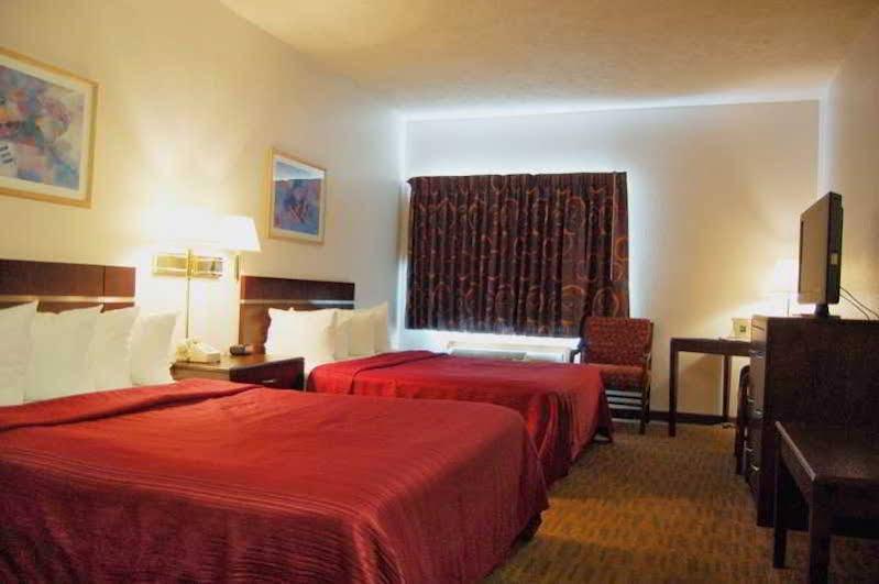 Quality Inn & Suites West Omaha - Ne Linclon Buitenkant foto